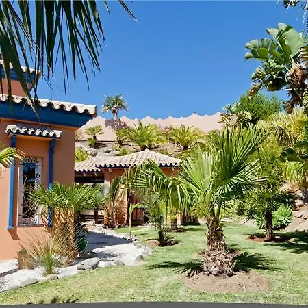 Villa Hoja *